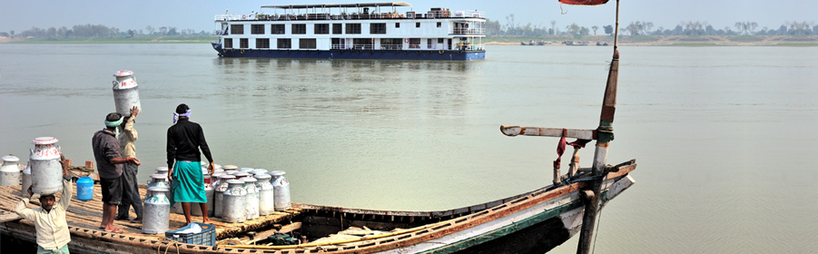 Cruise on River Ganges